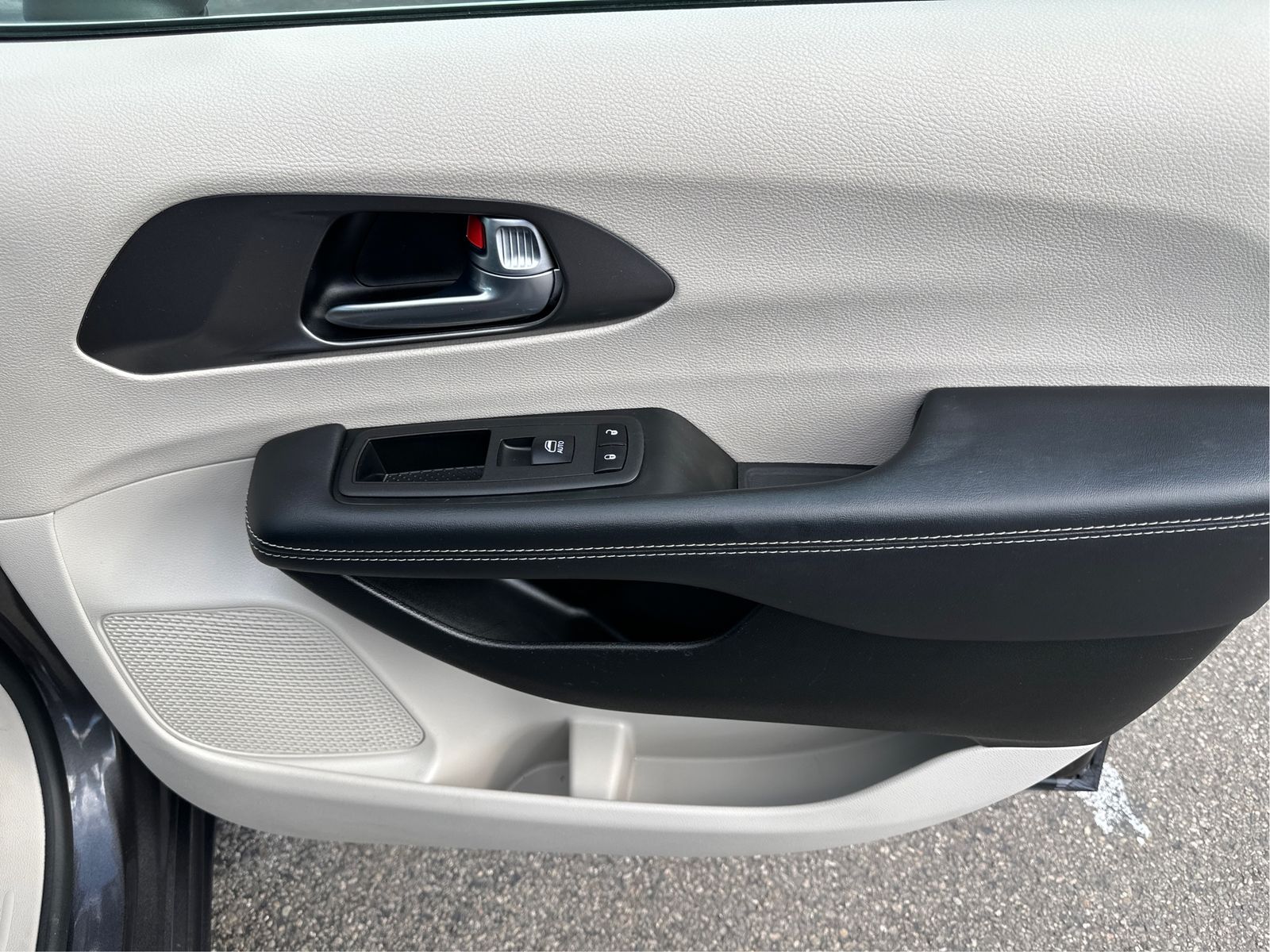 2023 Chrysler Pacifica Touring L - Photo 21