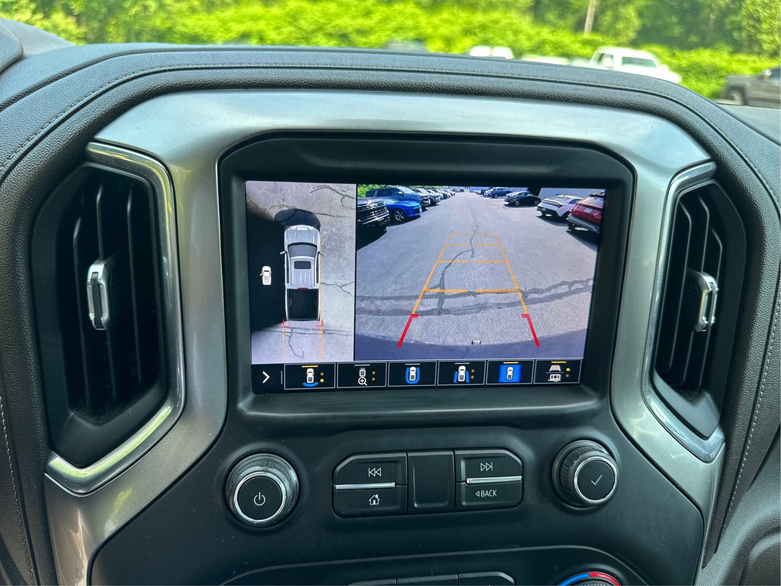 2021 Chevrolet Silverado 1500 LTZ - Photo 15