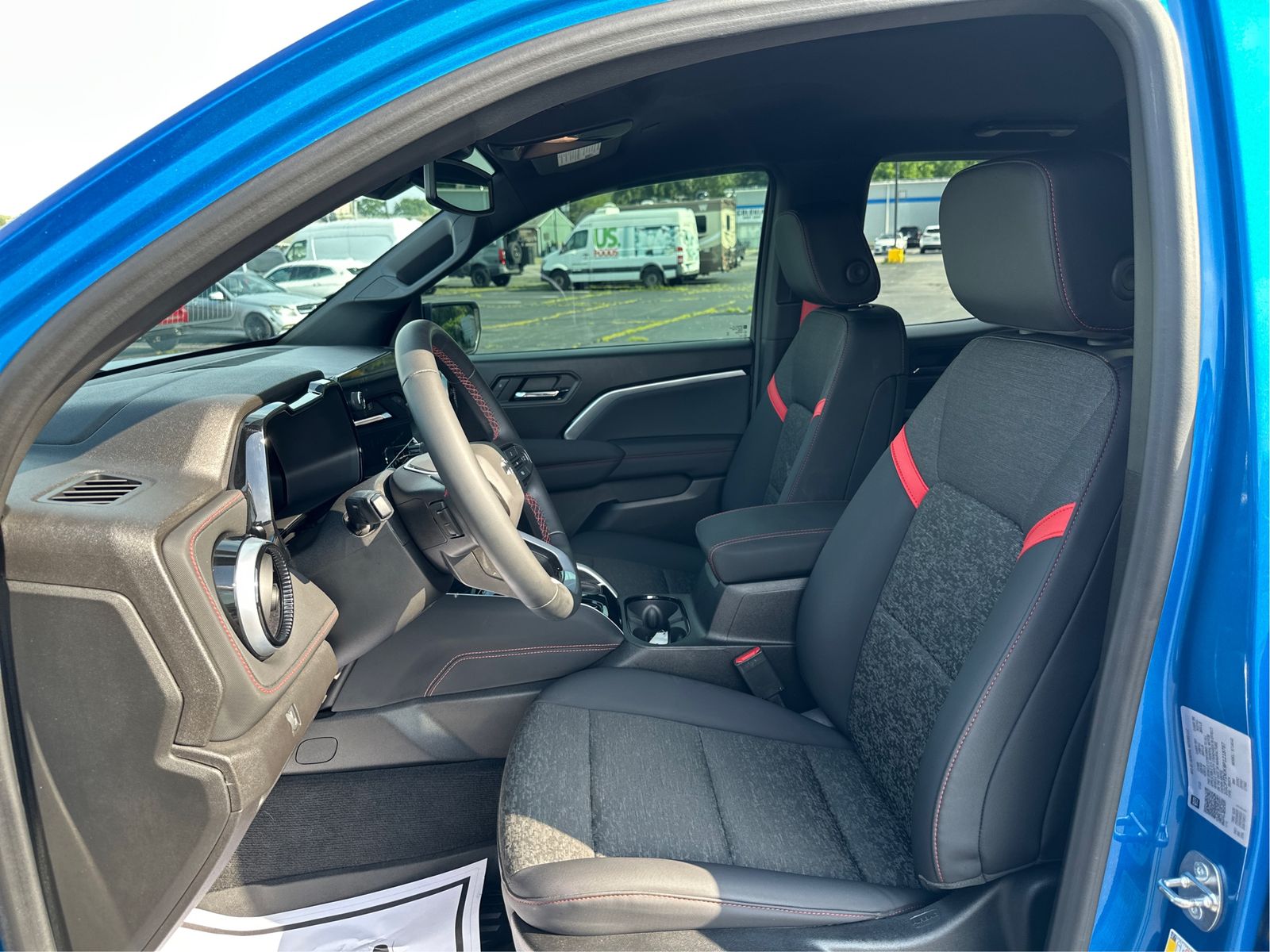 2023 Chevrolet Colorado Z71 - Photo 9