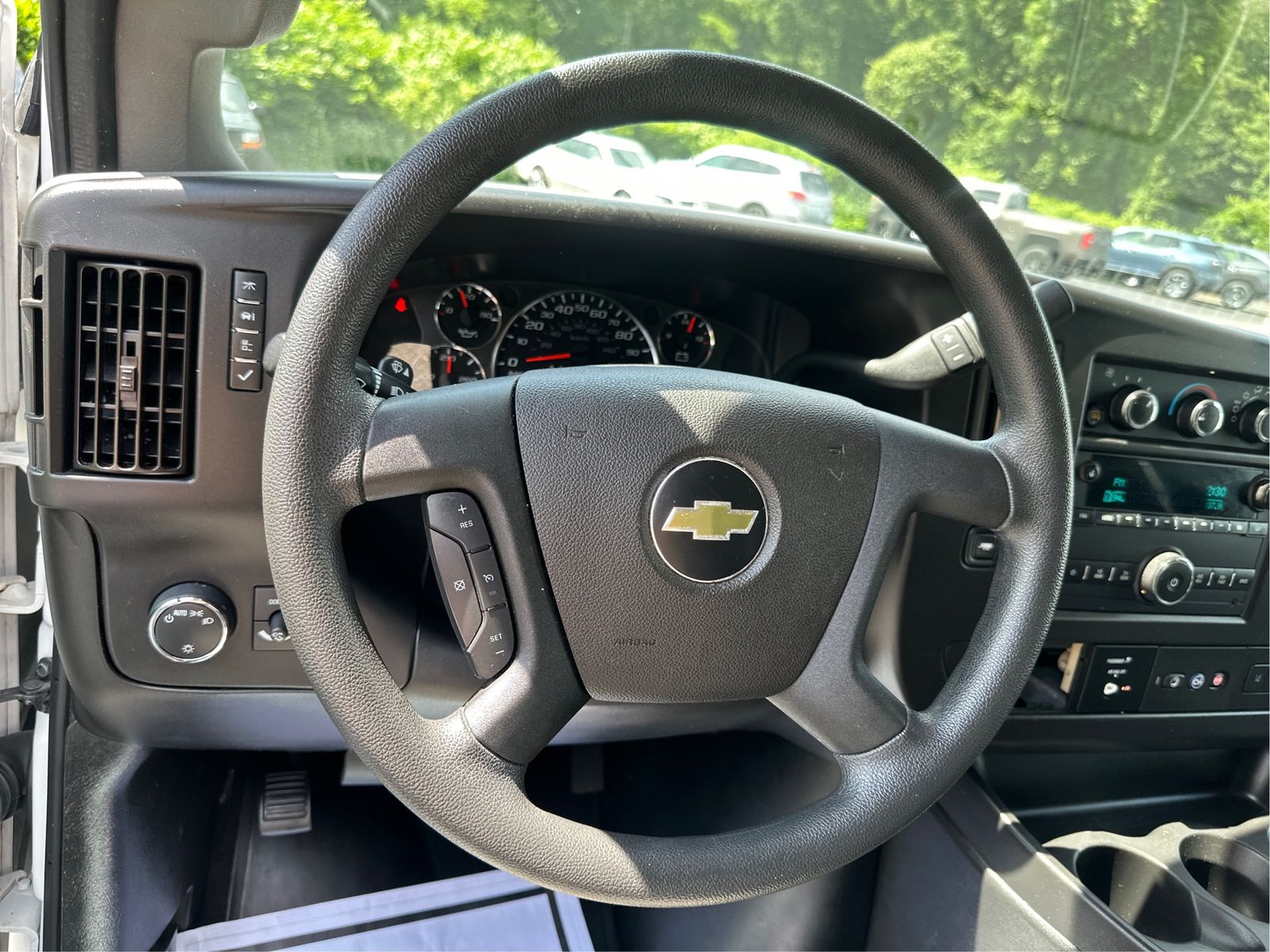 2020 Chevrolet Express Passenger LT - Photo 18
