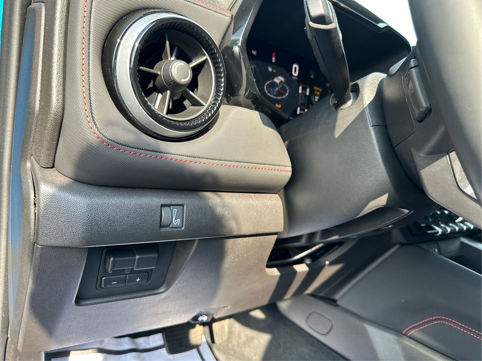 2023 Chevrolet Colorado Z71 - Photo 21