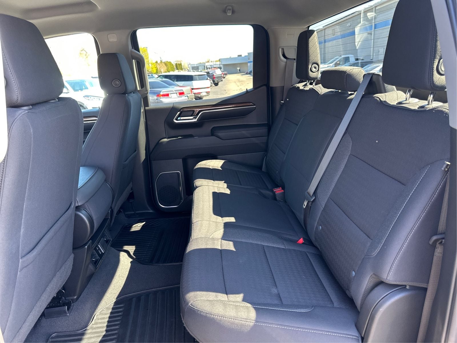 2023 Chevrolet Silverado 1500 LT - Photo 10