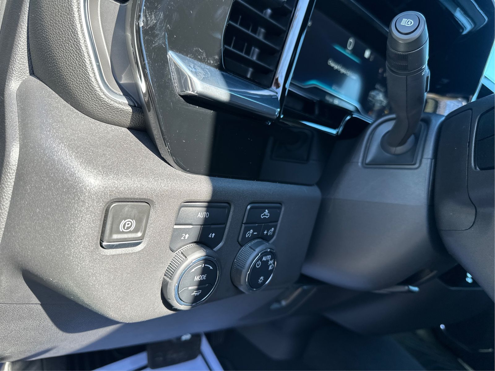 2023 Chevrolet Silverado 1500 LT - Photo 18