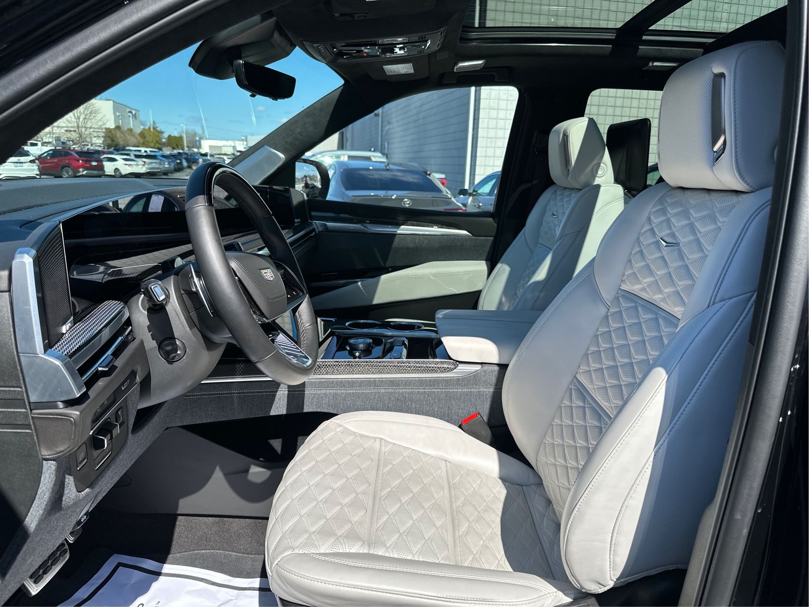 2025 Cadillac Escalade V-Series - Photo 9