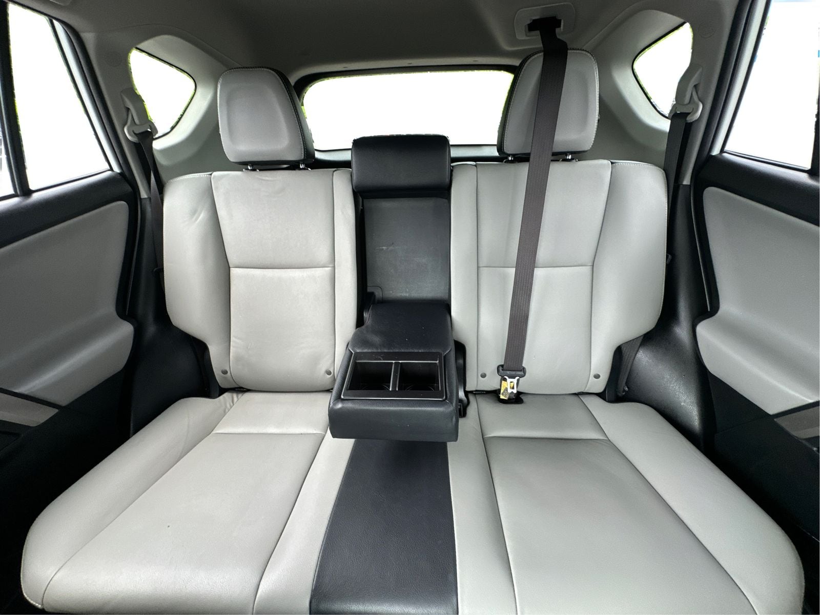 2018 Toyota RAV4 Limited - Photo 15