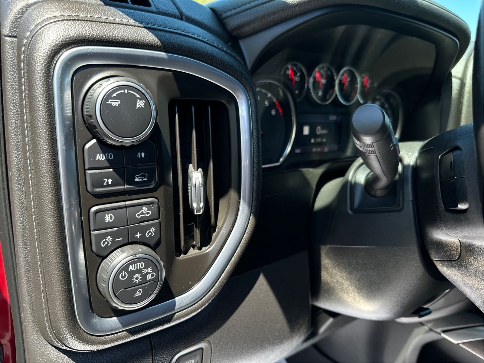 2019 Chevrolet Silverado 1500 LTZ - Photo 19