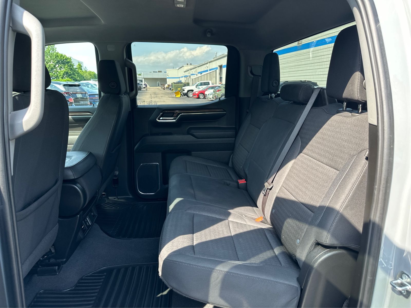 2024 Chevrolet Silverado 1500 LT - Photo 10