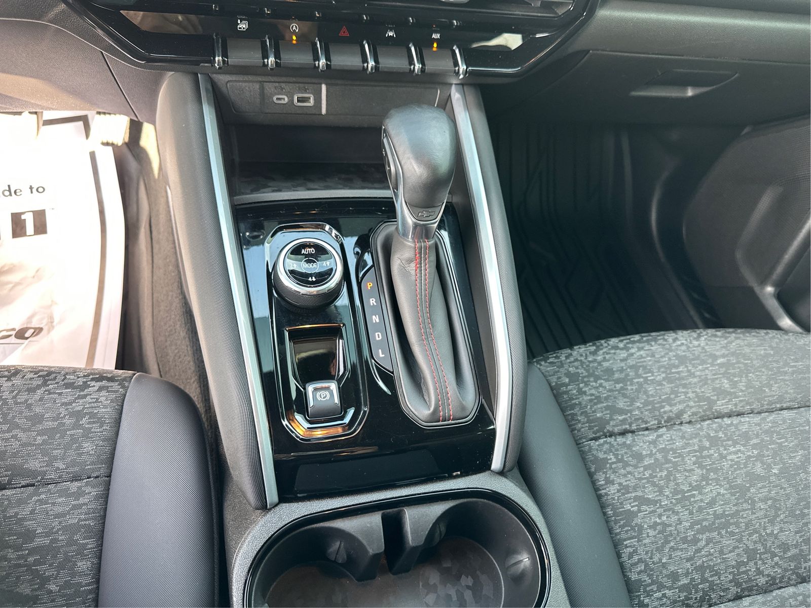2023 Chevrolet Colorado Z71 - Photo 18