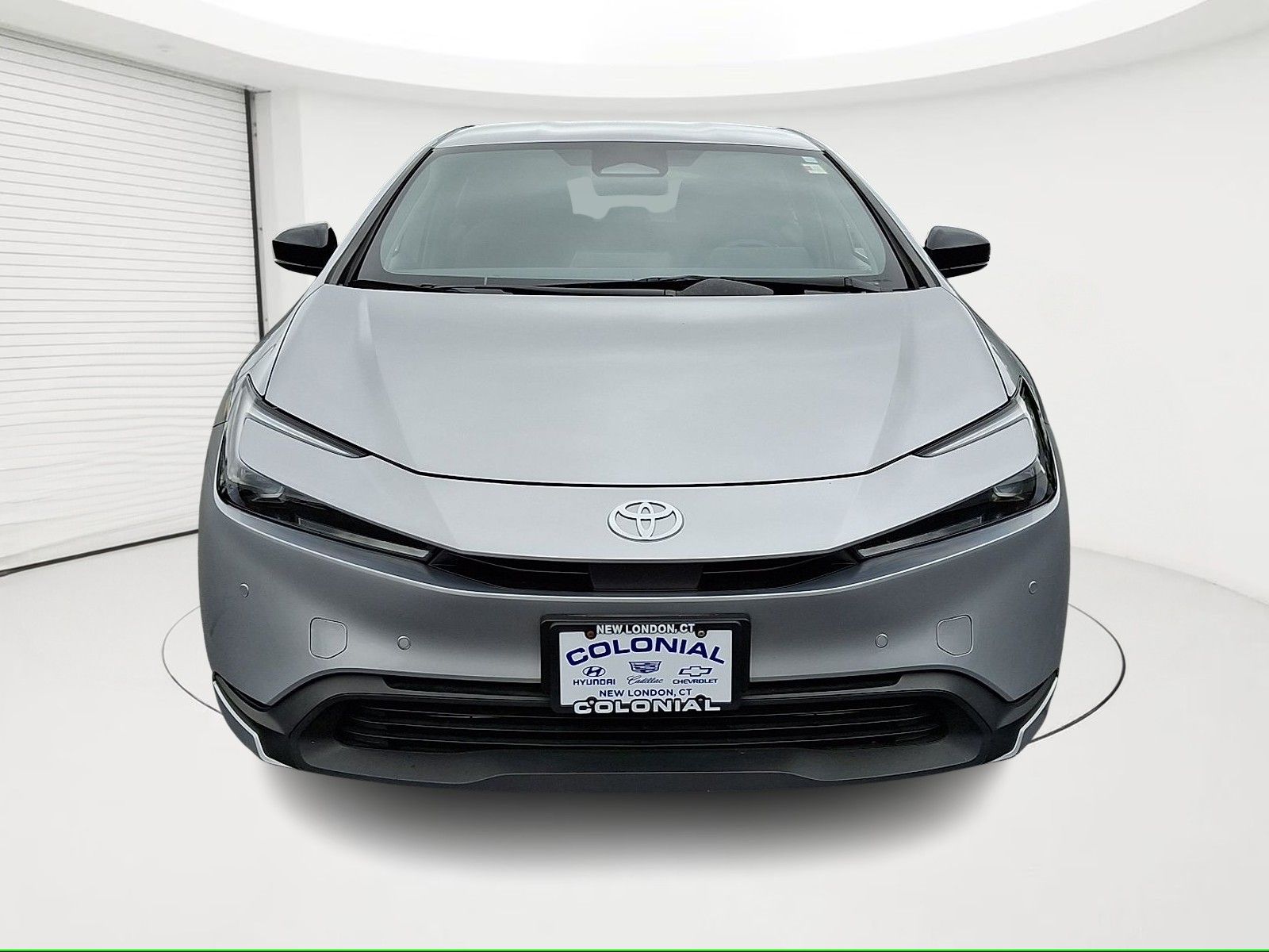 2023 Toyota Prius LE photo 2