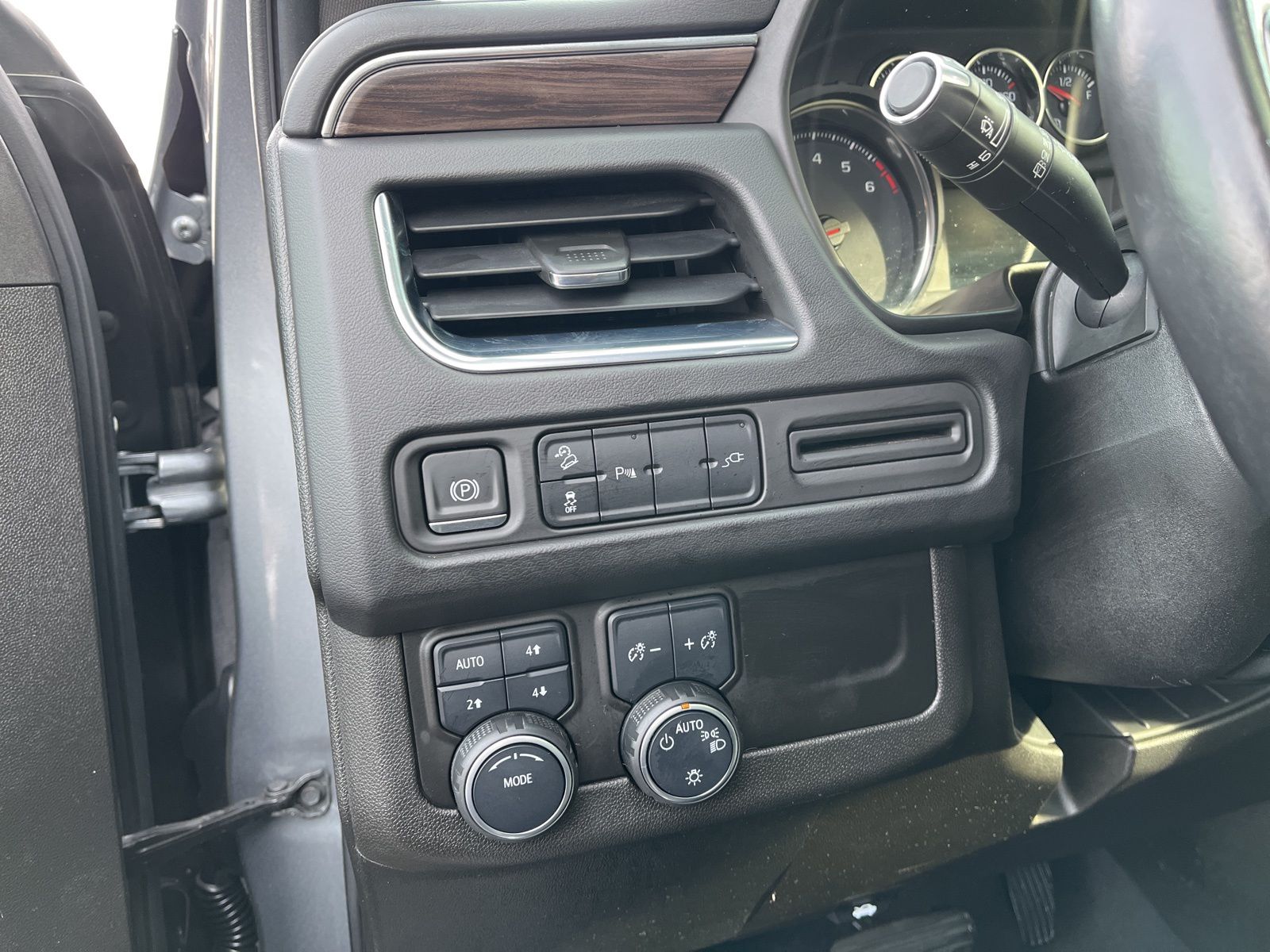2021 Chevrolet Tahoe Z71 - Photo 28