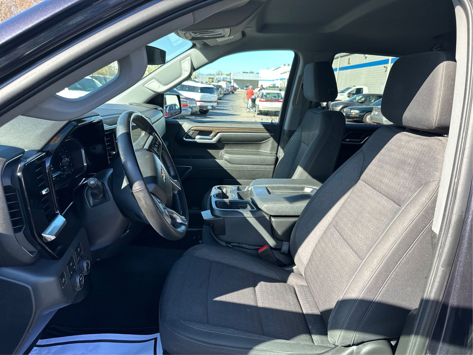 2023 Chevrolet Silverado 1500 LT - Photo 9