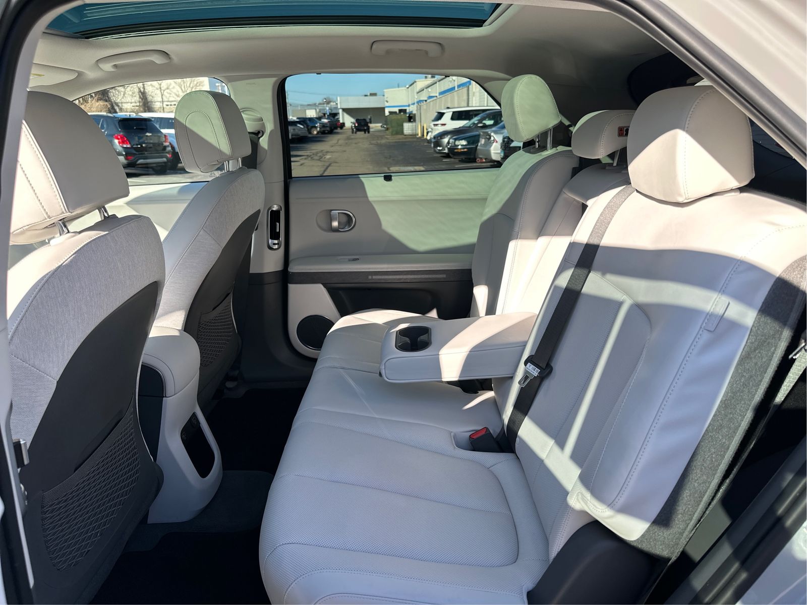 2024 Hyundai IONIQ 5 Limited - Photo 10
