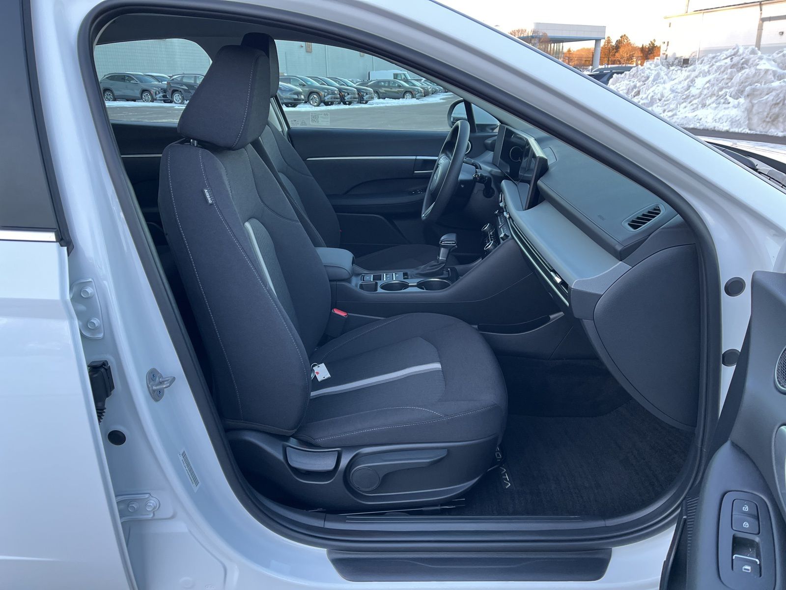 2025 Hyundai Sonata SE - Photo 15