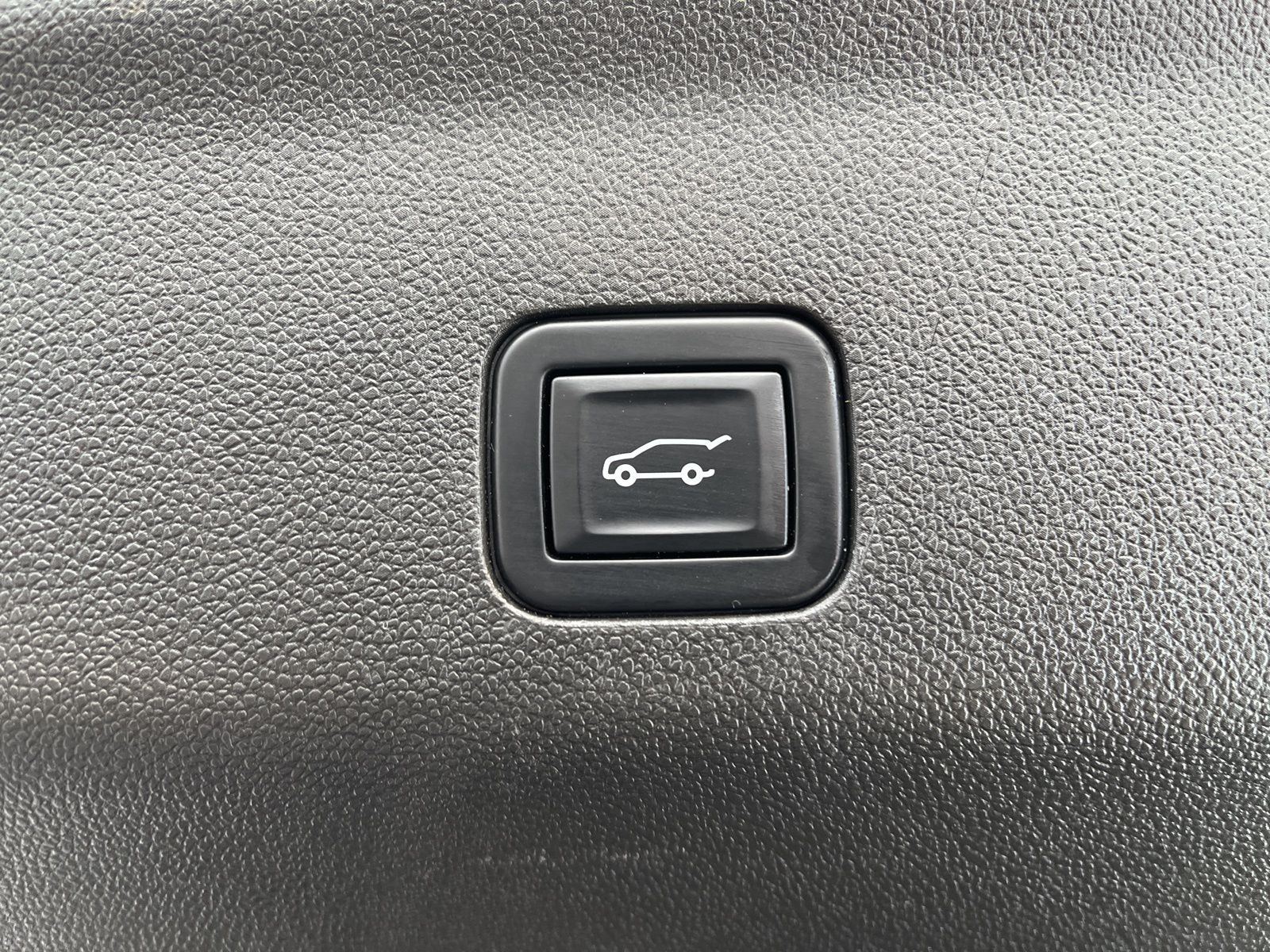 2021 Chevrolet Tahoe Z71 - Photo 26