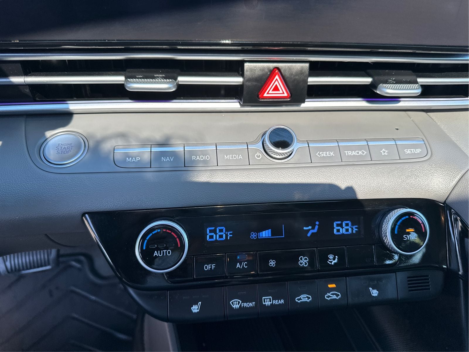 2024 Hyundai Elantra SEL - Photo 28