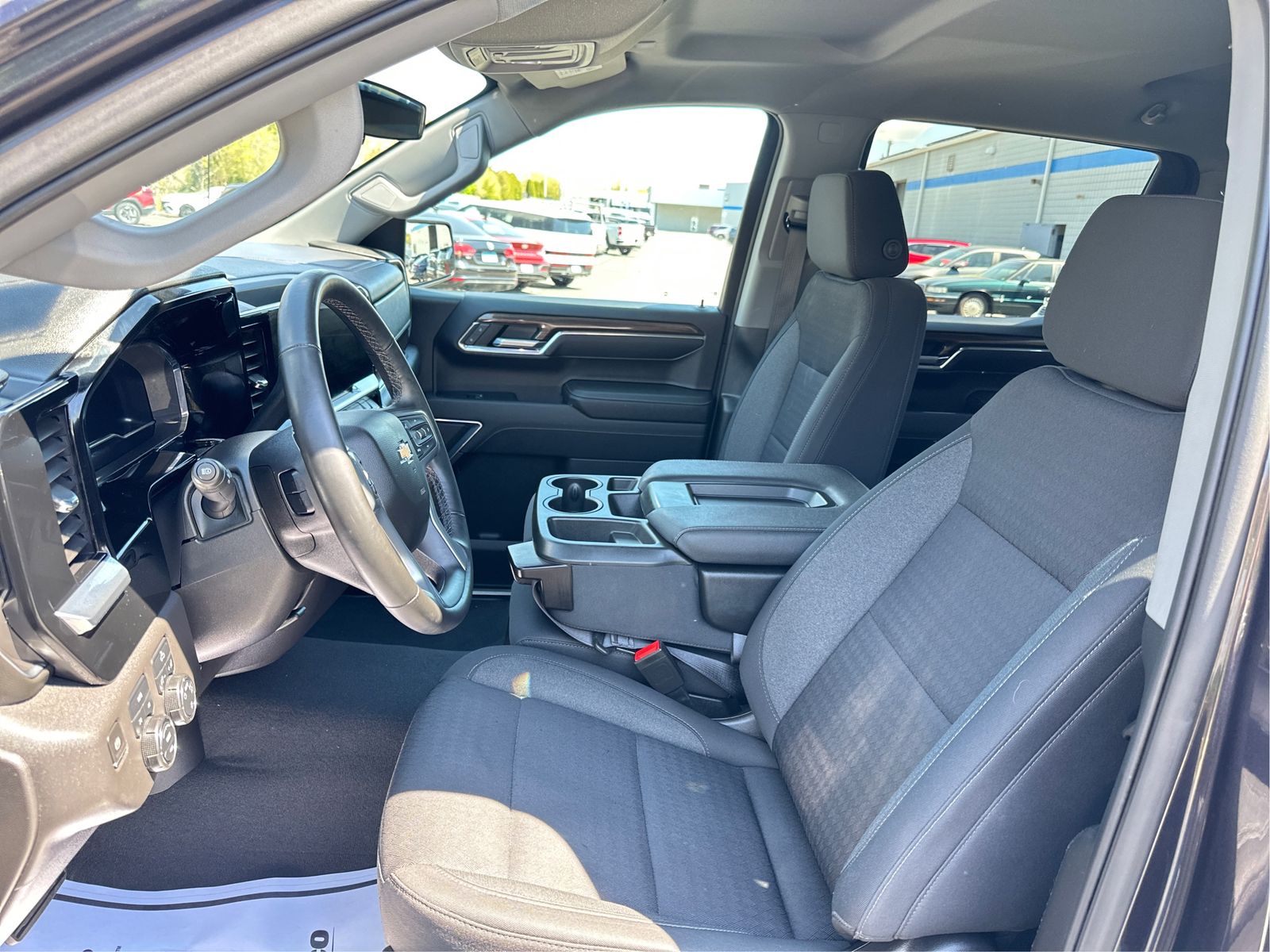 2023 Chevrolet Silverado 1500 LT - Photo 9