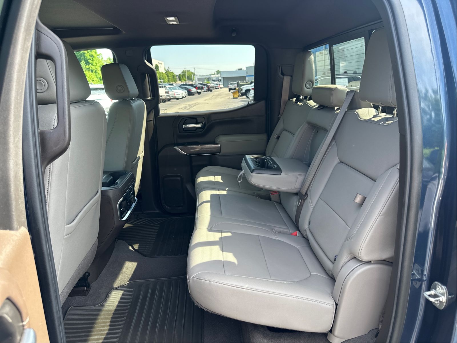 2021 Chevrolet Silverado 1500 LTZ - Photo 10