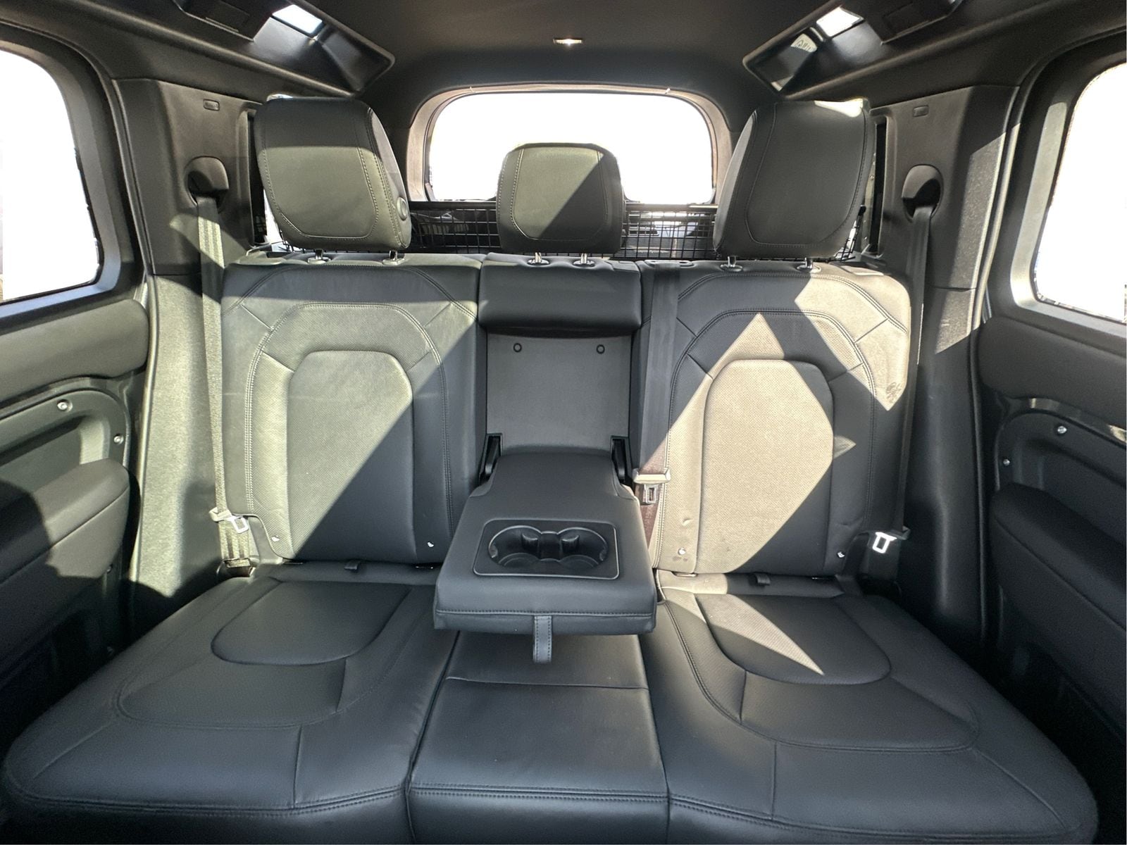 2024 Land Rover Defender S - Photo 15