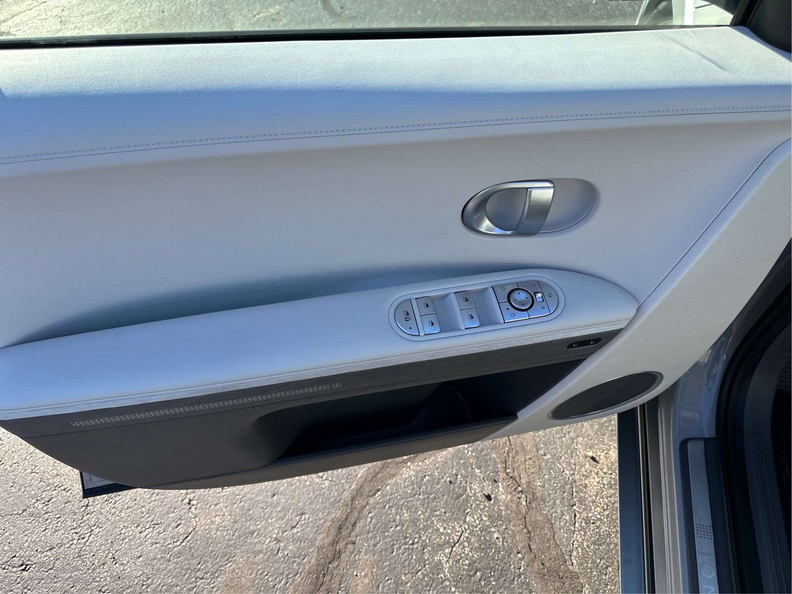 2024 Hyundai IONIQ 5 Limited - Photo 21
