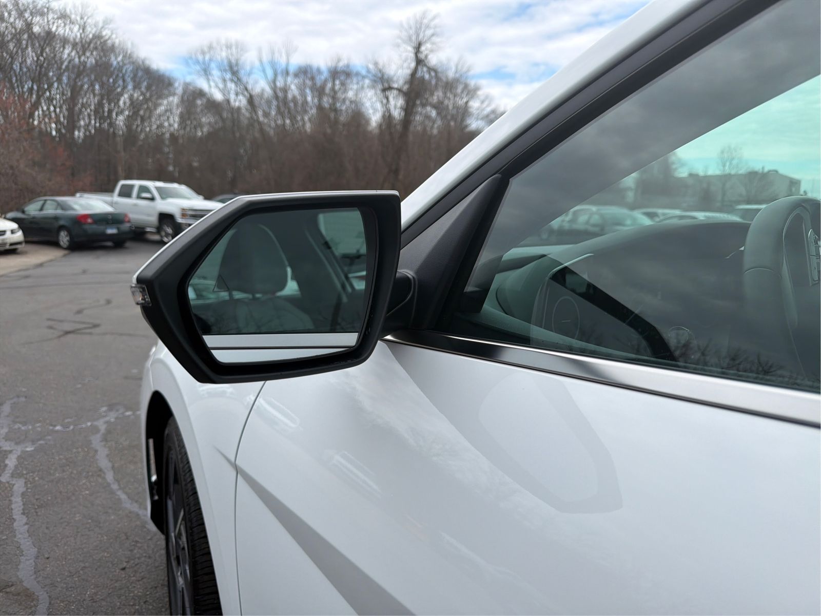 2025 Hyundai Elantra Limited - Photo 26