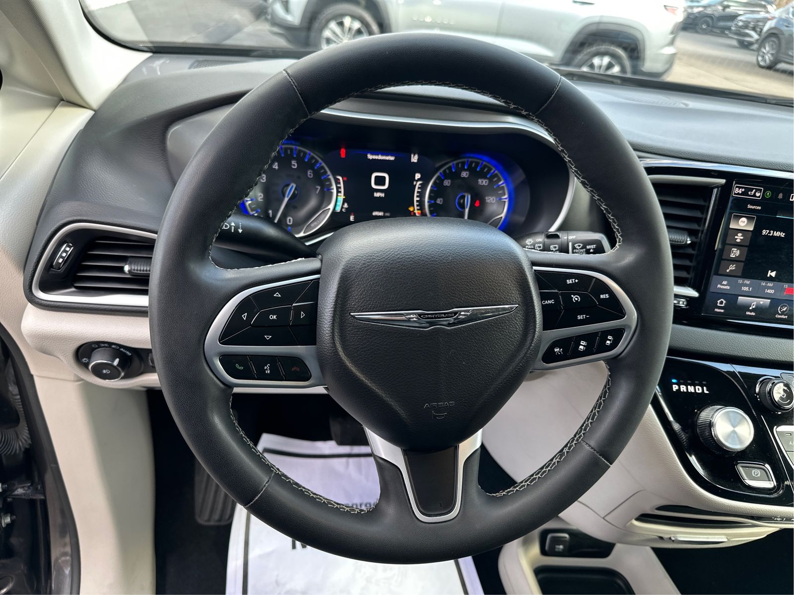 2023 Chrysler Pacifica Touring L - Photo 18