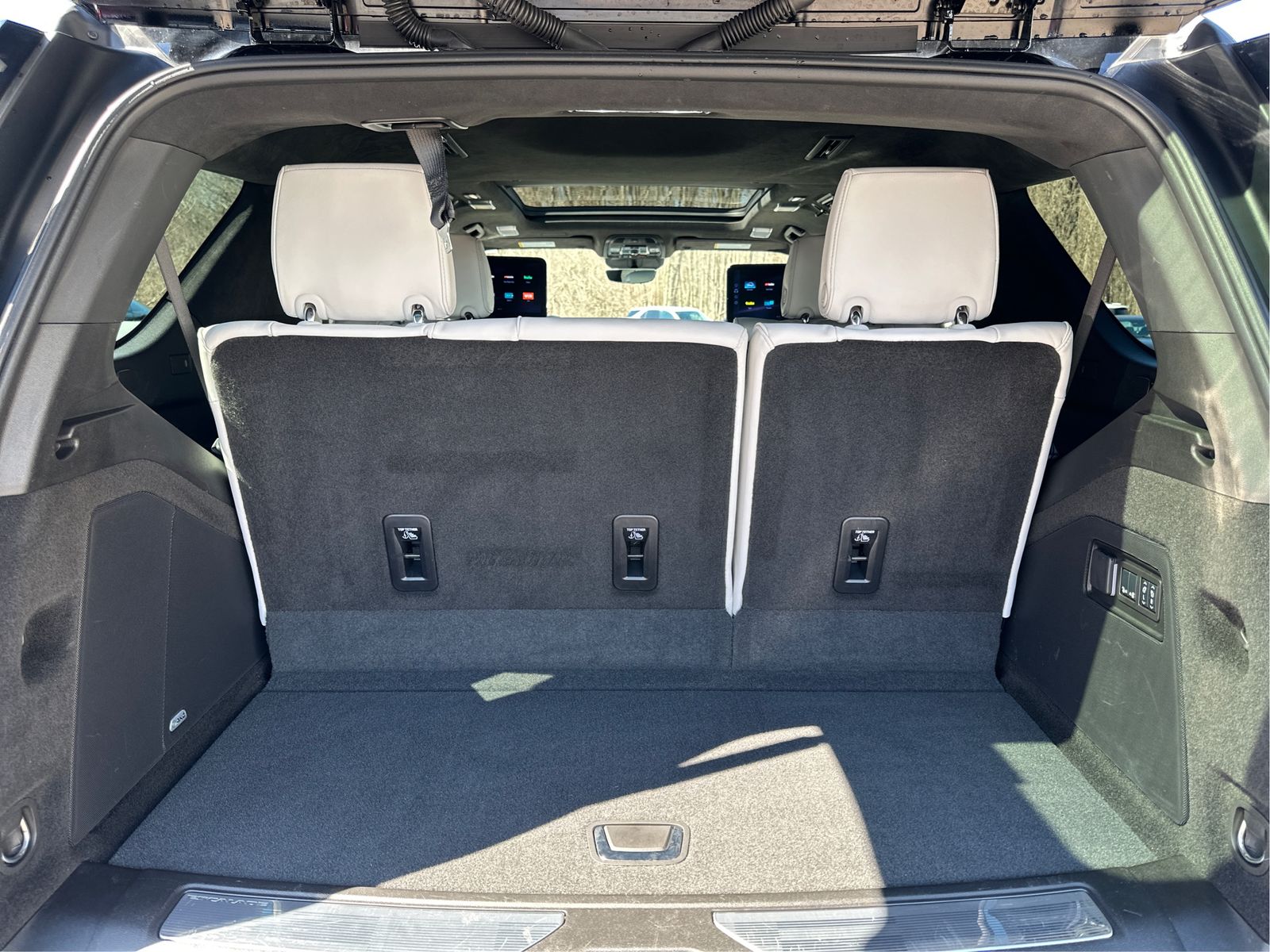 2025 Cadillac Escalade V-Series - Photo 13