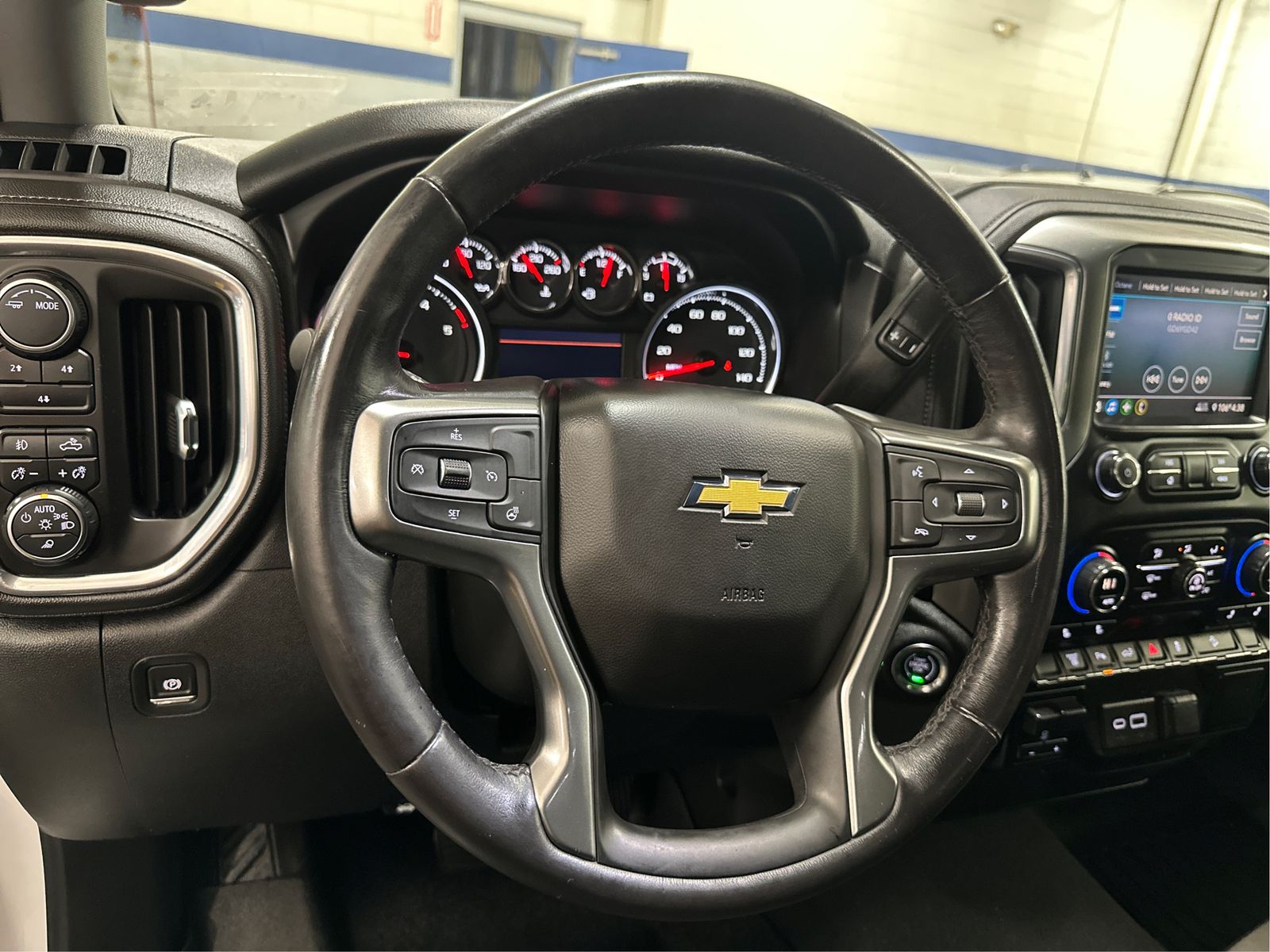 2021 Chevrolet Silverado 3500HD LT - Photo 18