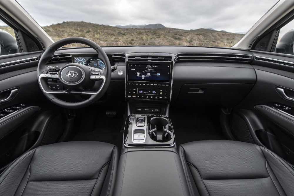 2024 Hyundai Tucson Hybrid interior