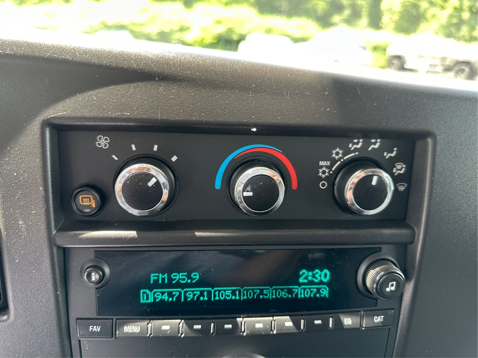 2020 Chevrolet Express Passenger LT - Photo 28