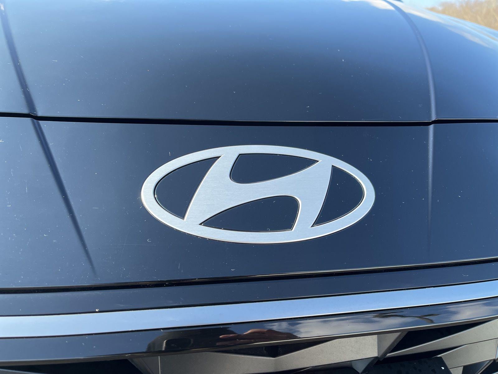 2025 Hyundai Elantra Limited - Photo 35