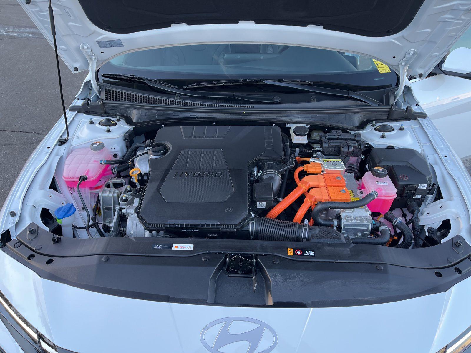2025 Hyundai Elantra Limited - Photo 40