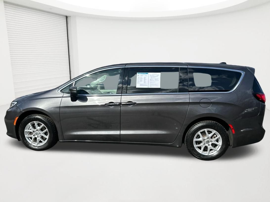 2023 Chrysler Pacifica Touring L - Photo 8