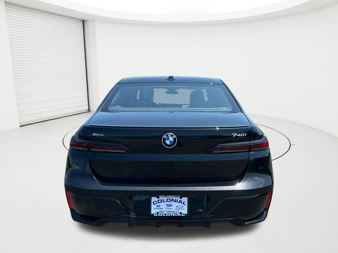 2026 BMW 7 Series 740i - Photo 6