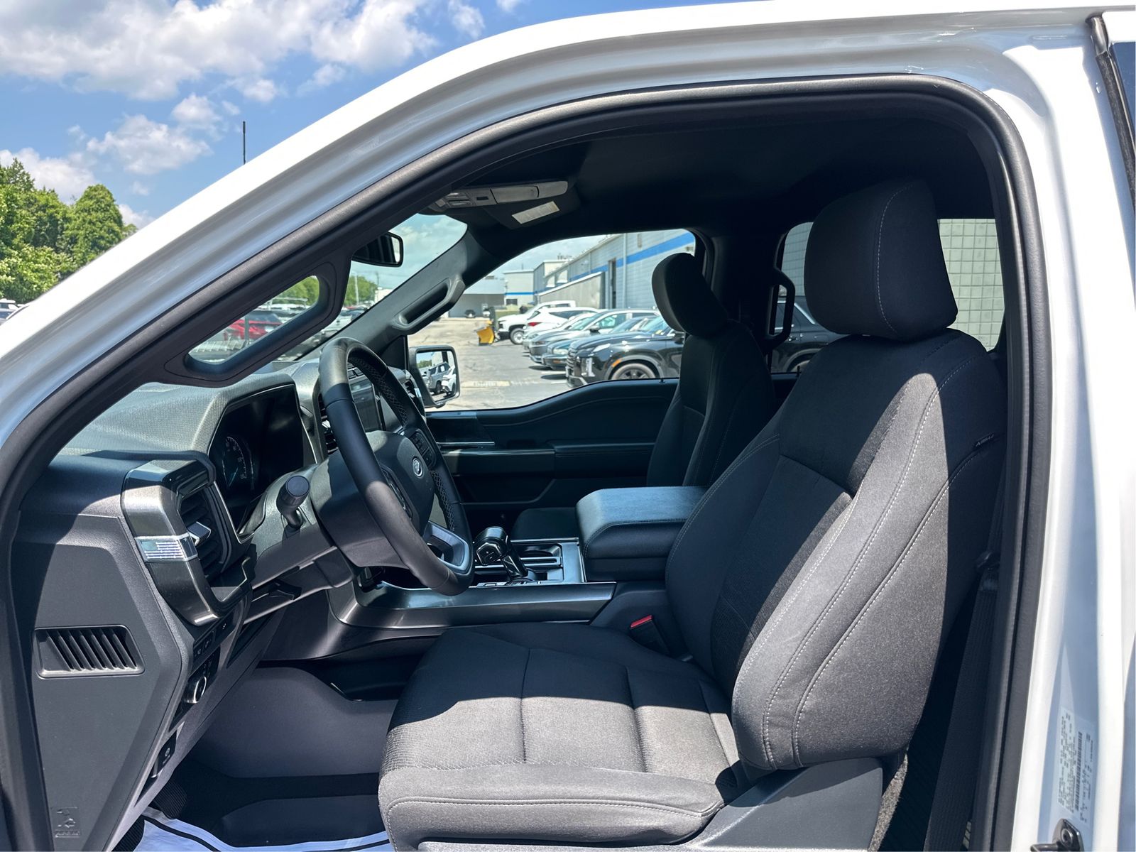 2023 Ford F-150 XLT - Photo 9