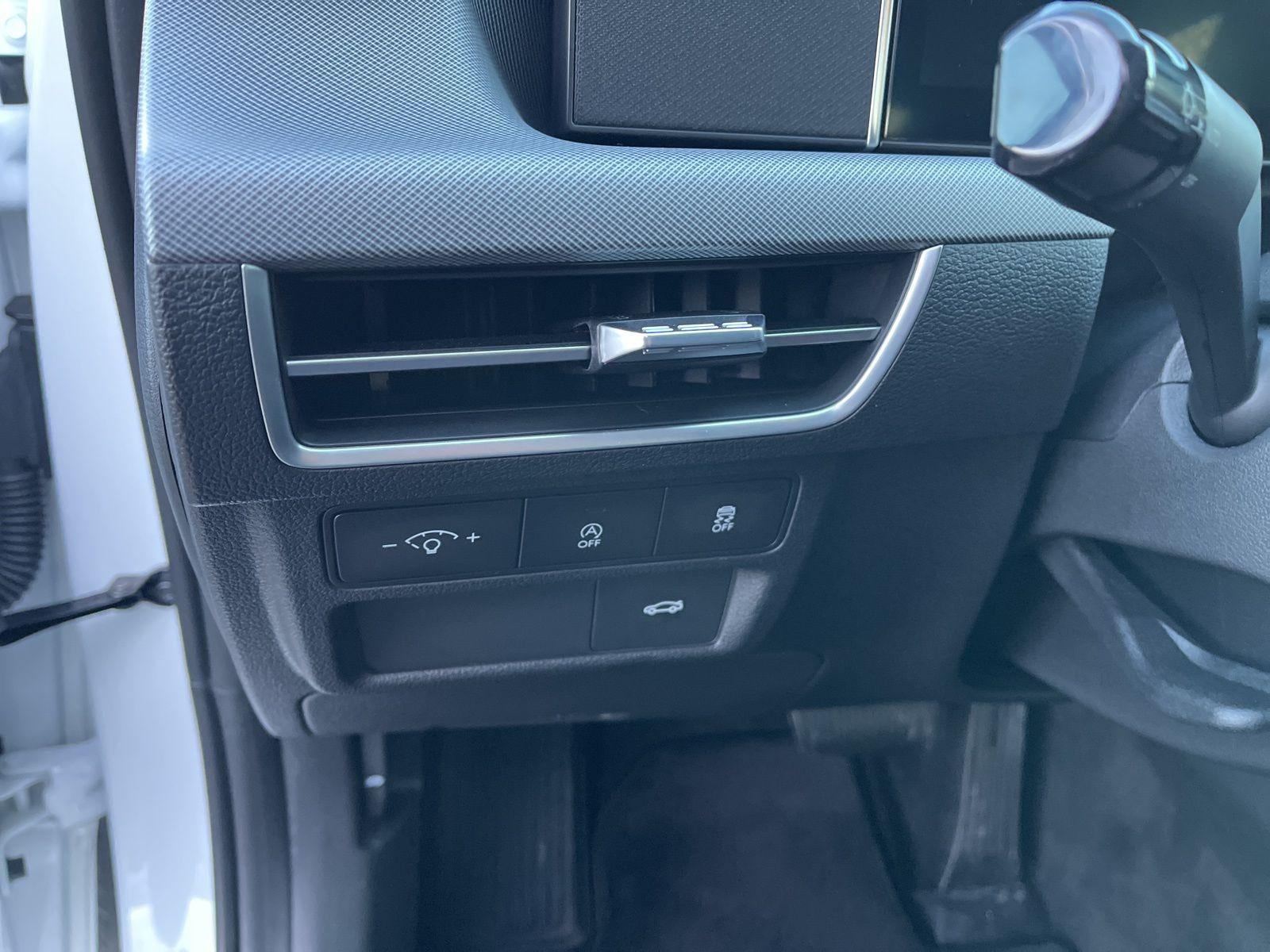 2025 Hyundai Sonata SE - Photo 24