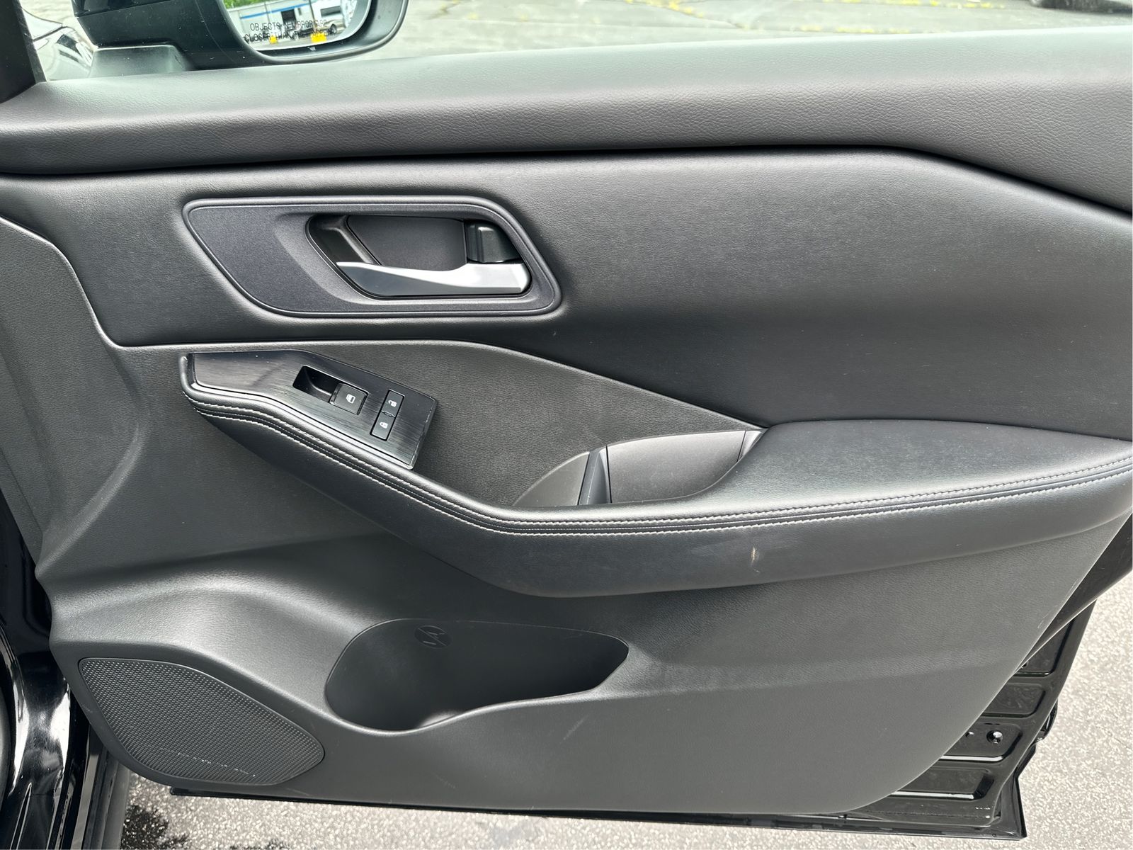 2024 Nissan Rogue SV - Photo 21