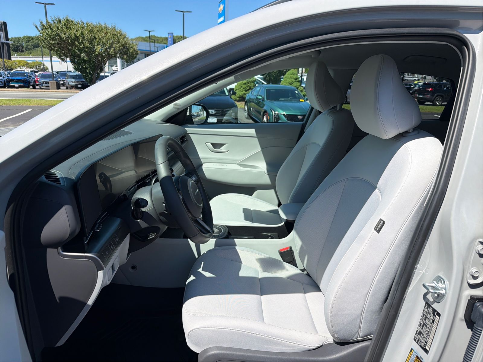 2025 Hyundai Kona SEL - Photo 9
