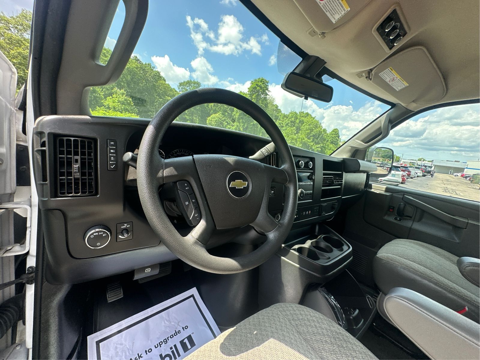 2020 Chevrolet Express Passenger LT - Photo 27