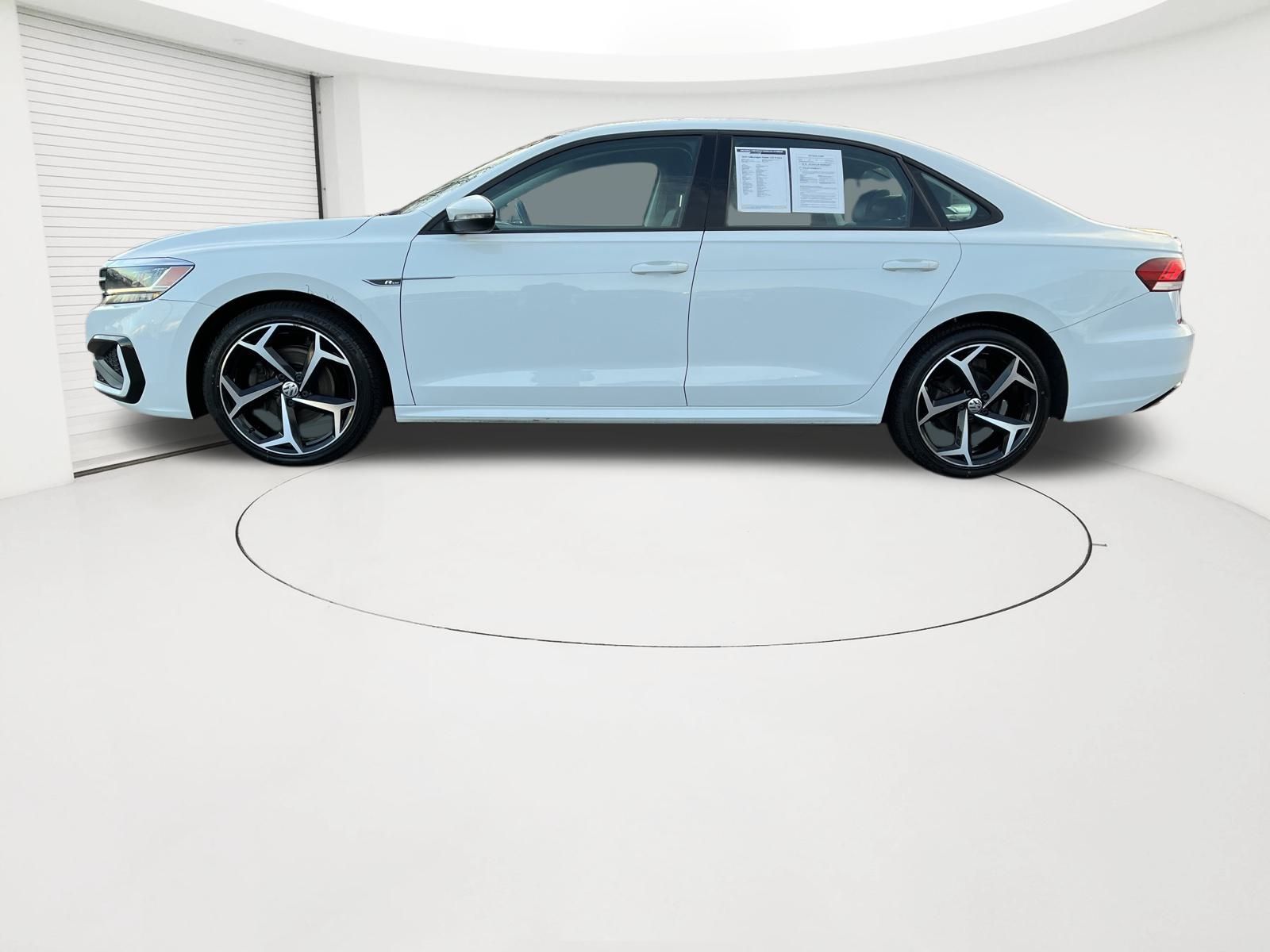 2020 Volkswagen Passat 2.0T R-Line photo 2