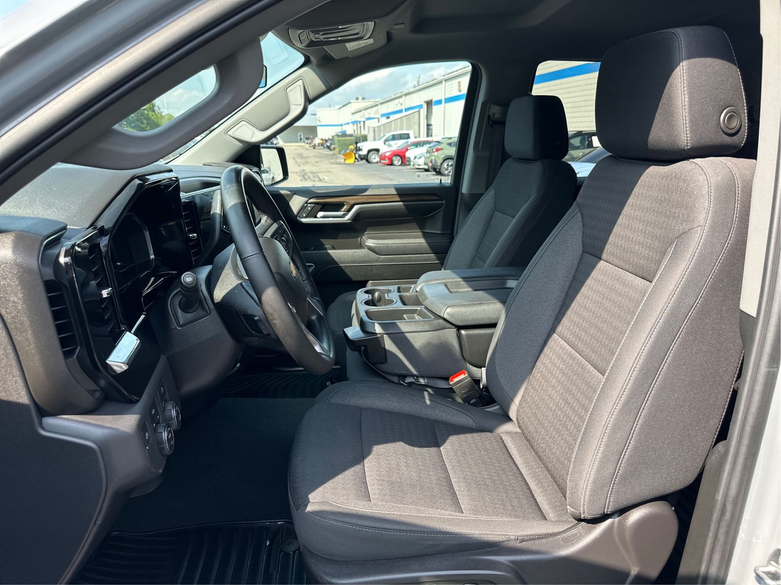 2024 Chevrolet Silverado 1500 LT - Photo 9