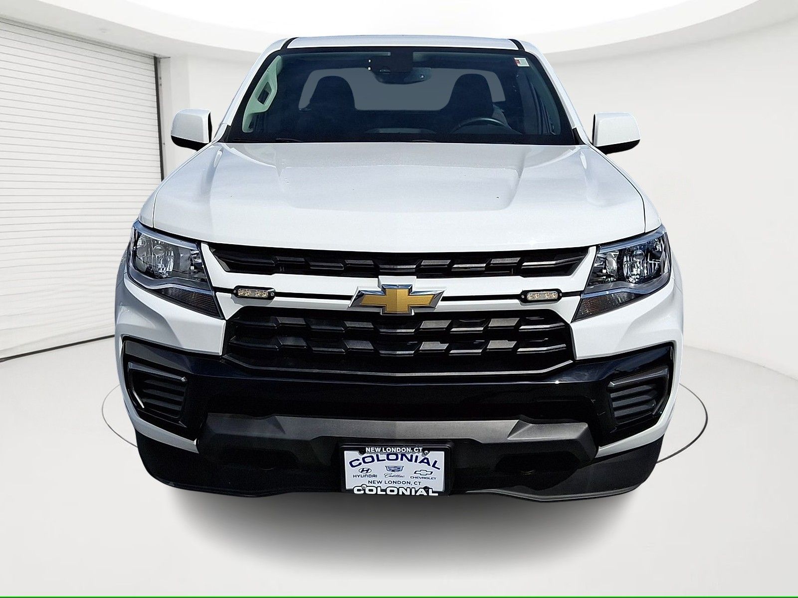 2021 Chevrolet Colorado LT photo 2