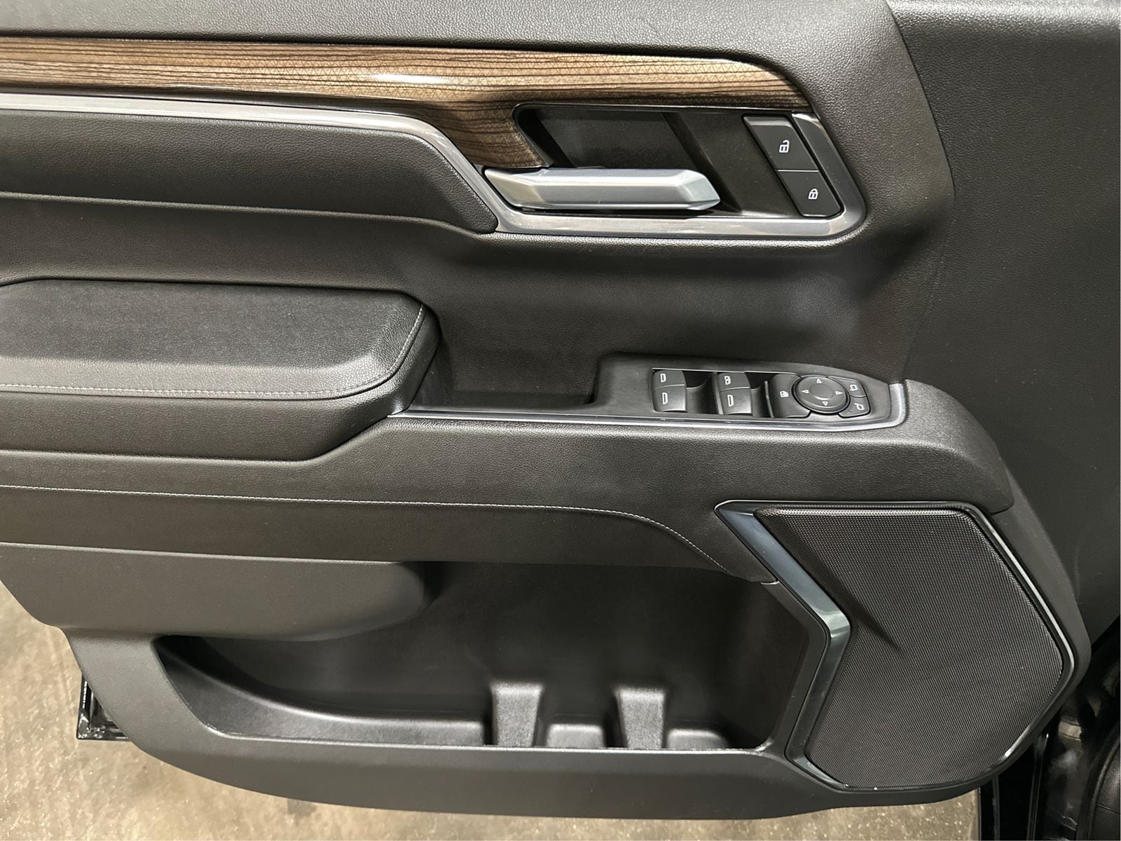 2023 Chevrolet Silverado 1500 LT - Photo 20