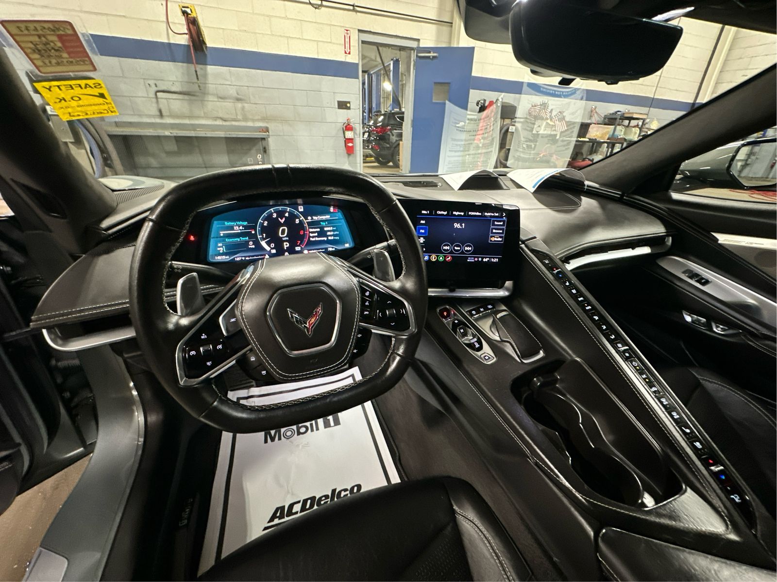 2023 Chevrolet Corvette 3LT - Photo 25