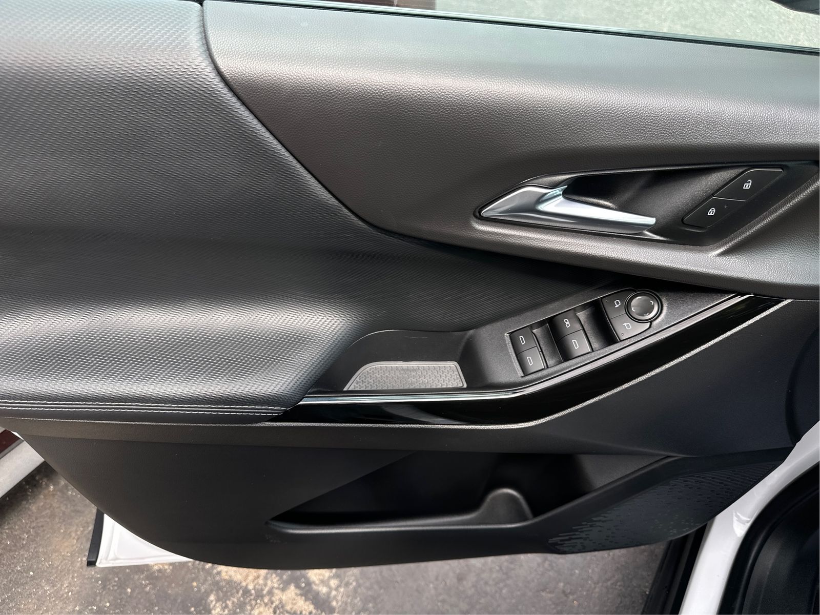 2026 Chevrolet Equinox LT - Photo 20