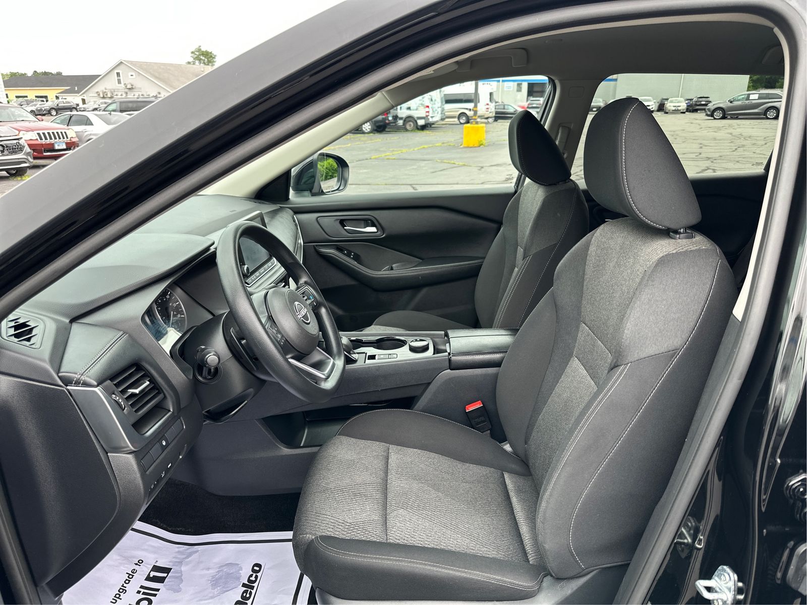 2024 Nissan Rogue SV - Photo 9