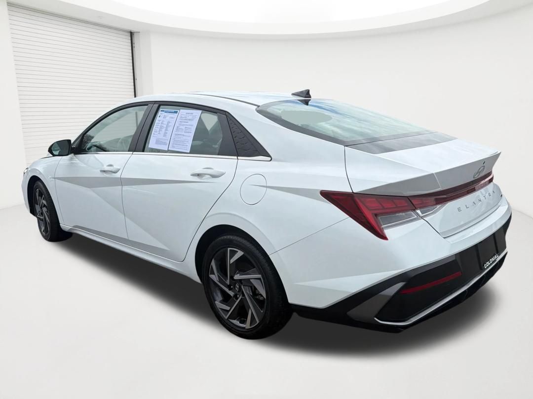 2025 Hyundai Elantra Limited - Photo 7
