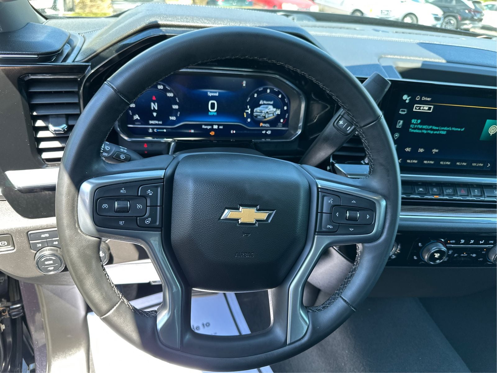 2023 Chevrolet Silverado 1500 LT - Photo 18
