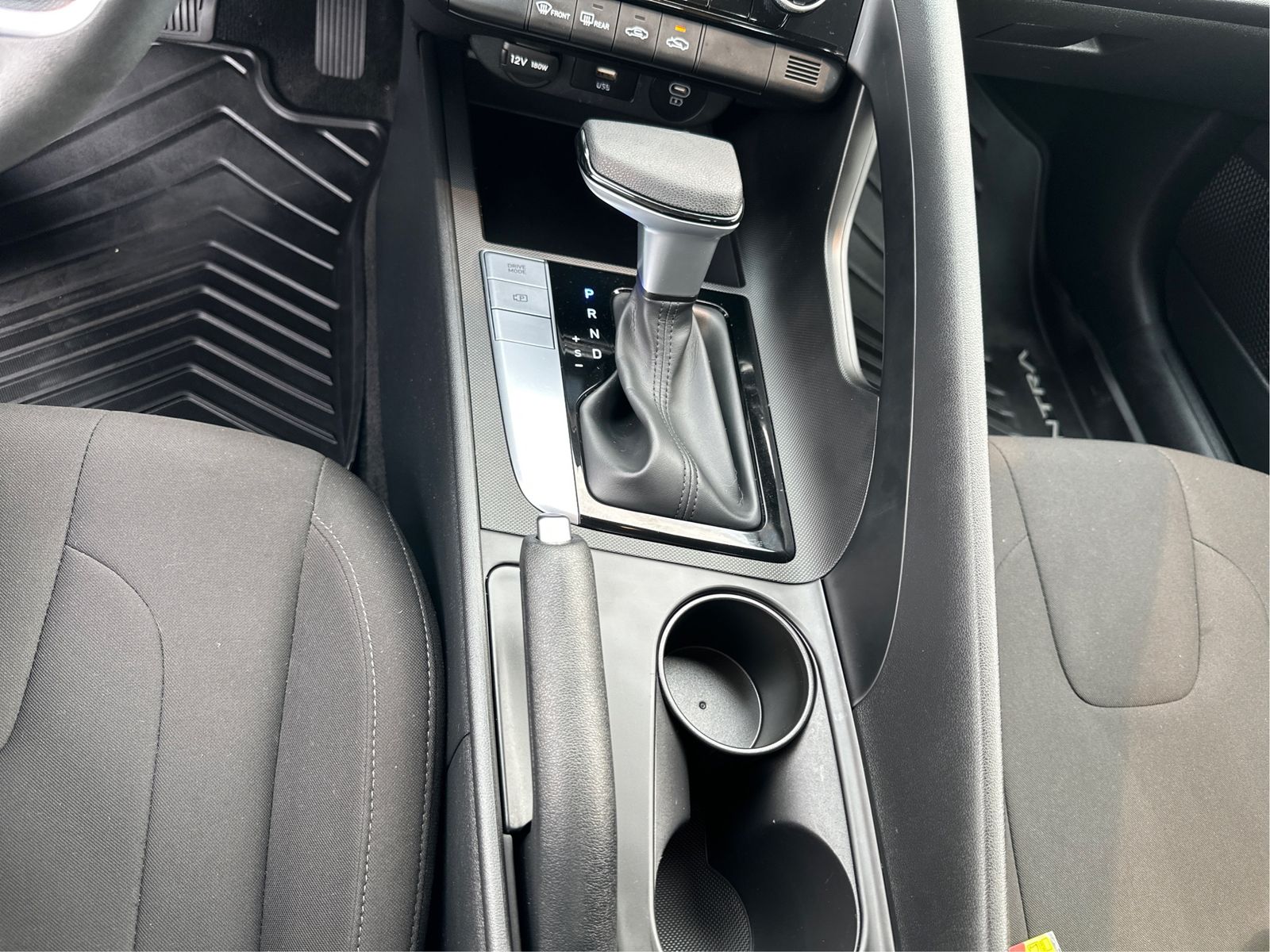 2024 Hyundai Elantra SEL - Photo 16