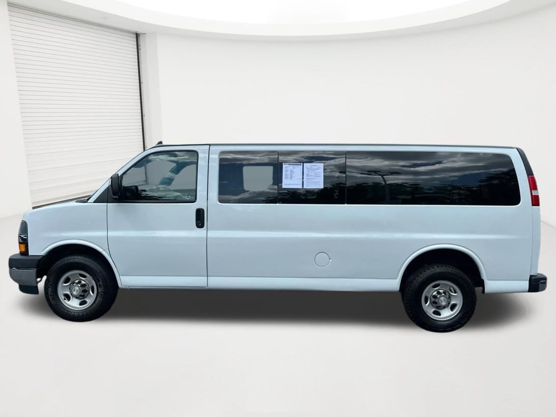 2020 Chevrolet Express Passenger LT - Photo 8