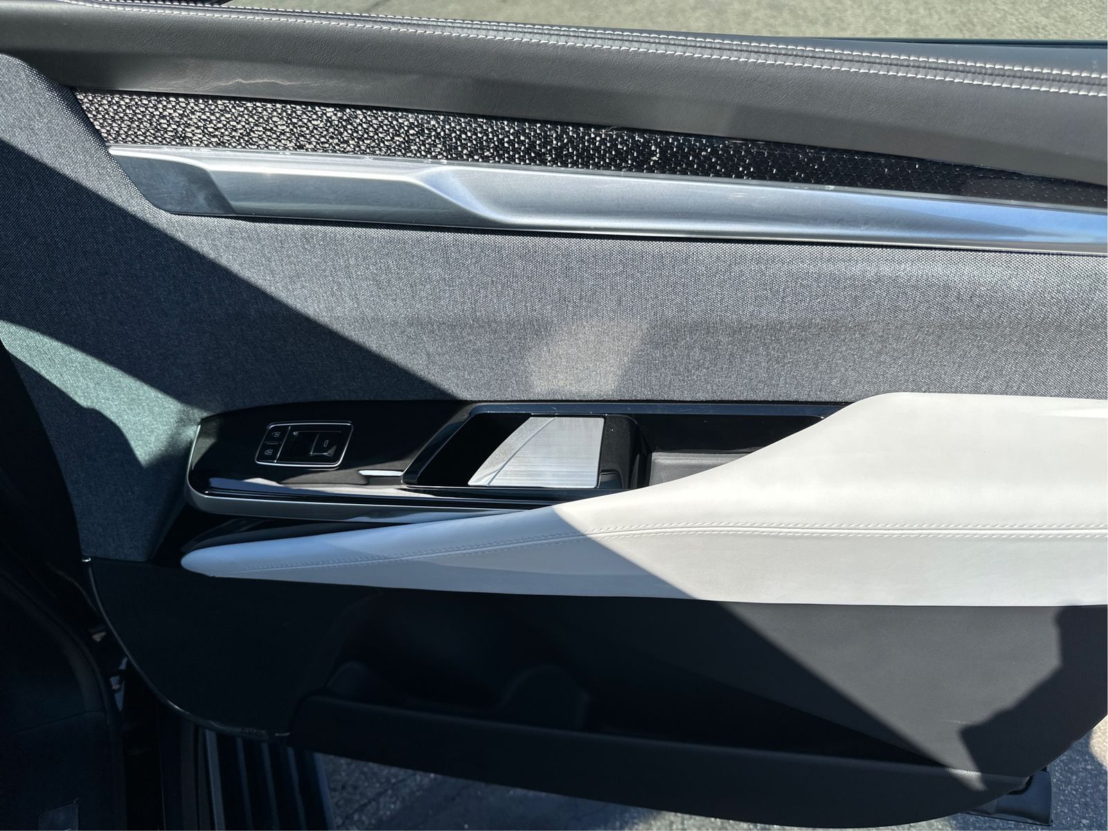 2025 Cadillac Escalade V-Series - Photo 22